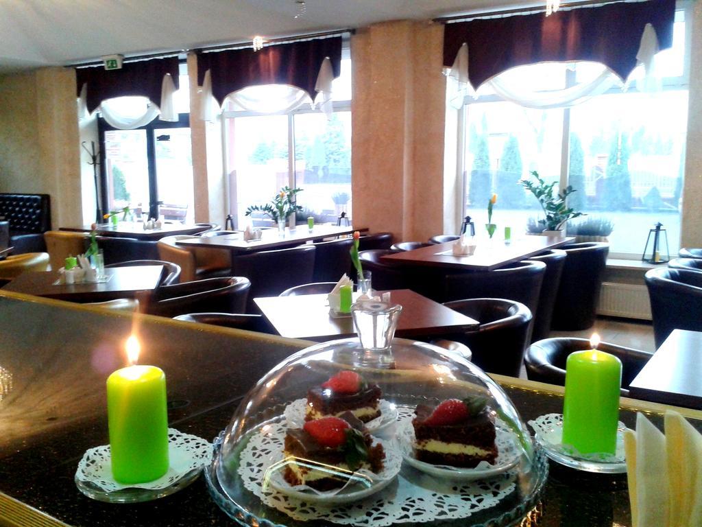Hotel Grochowski Łuków Bagian luar foto